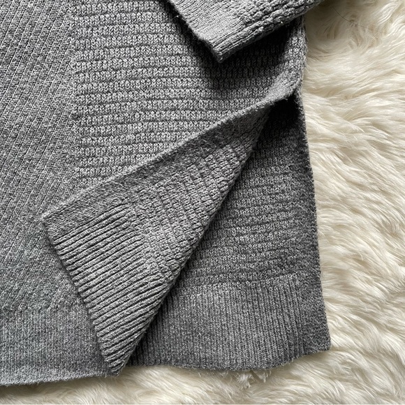 J. Jill Sweater Tunic V-neck Side Split Long Sleeve Textured Gray M - Picture 6 of 11